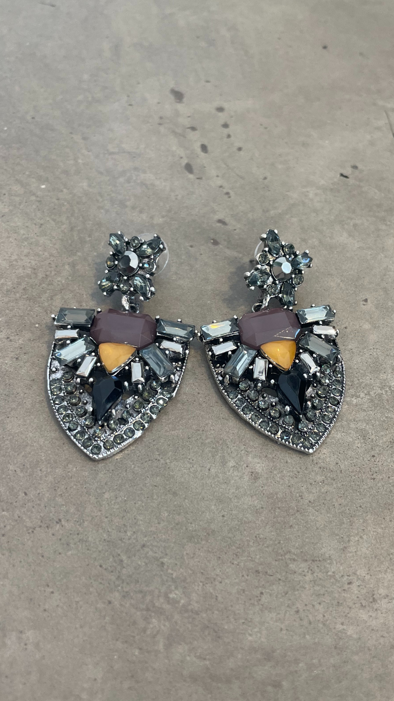 Quintessential Earring - Black