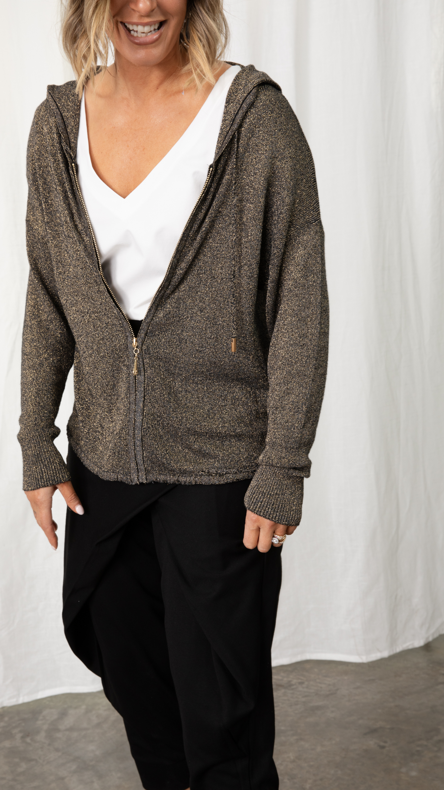Luno Metallic Jacket With Hood - Black