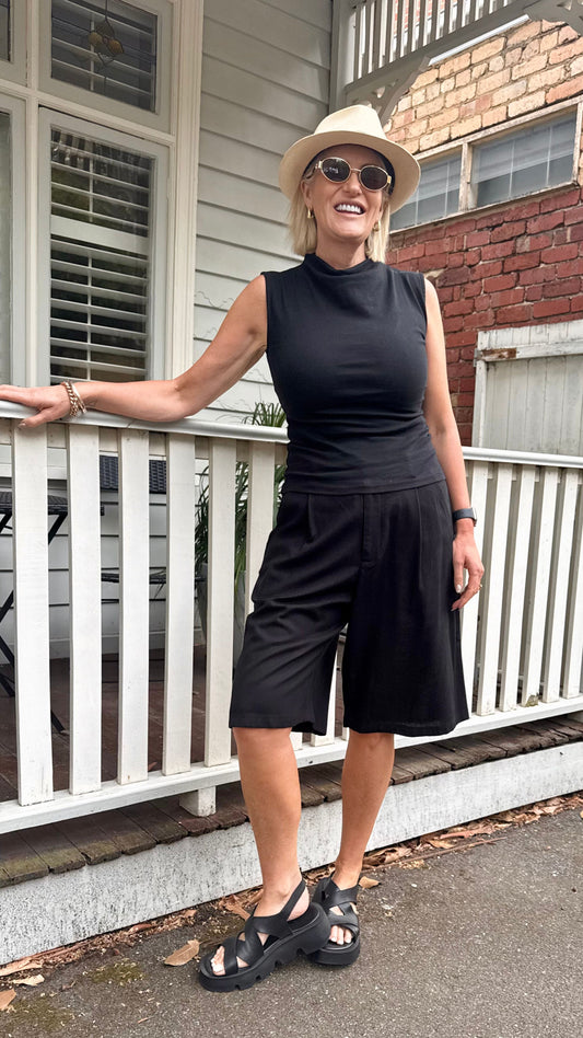 Hannah Linen Rami Bermuda Shorts - Black