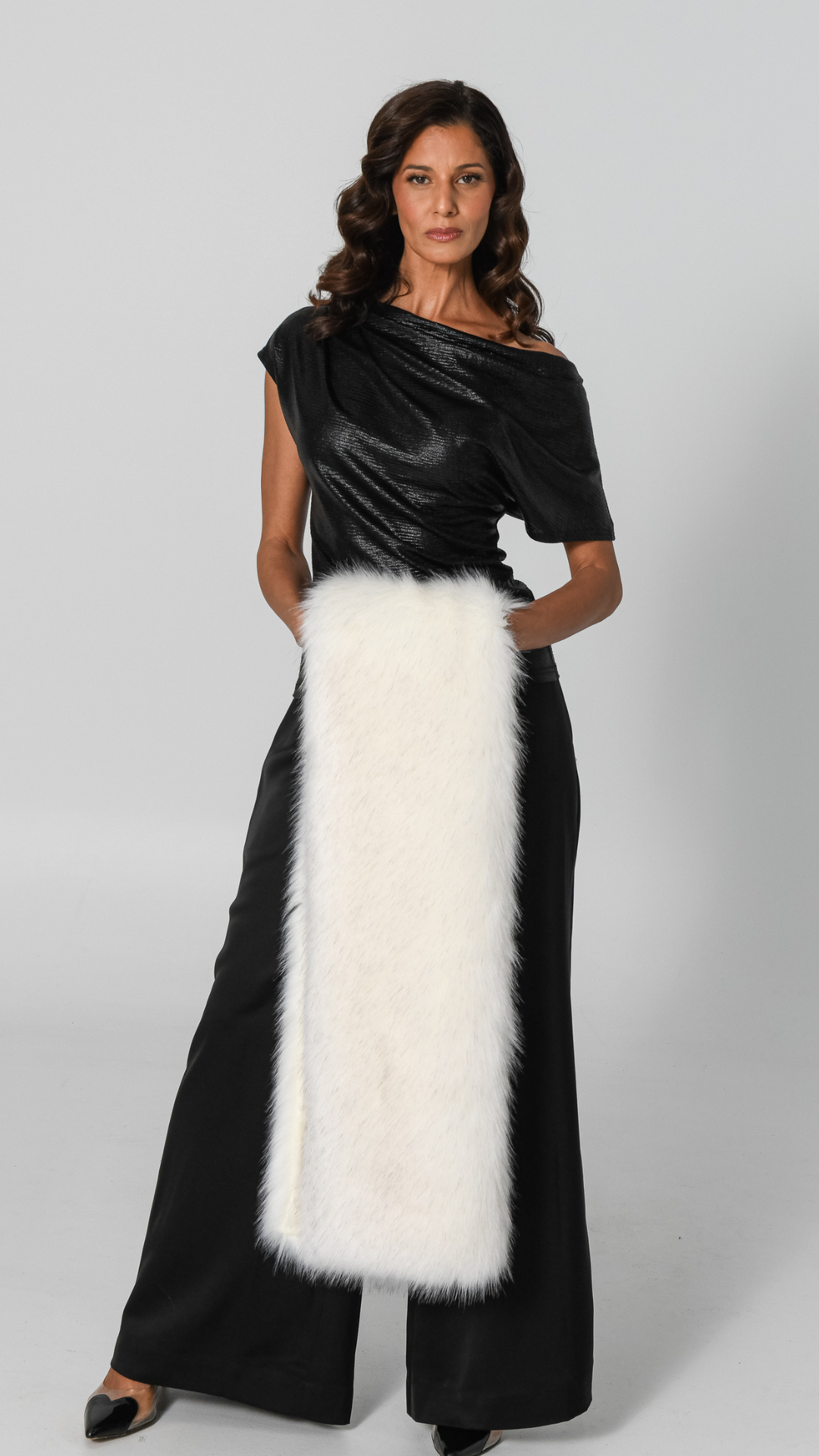 Luxurious Faux Fur Shawl - White with Black Molecules